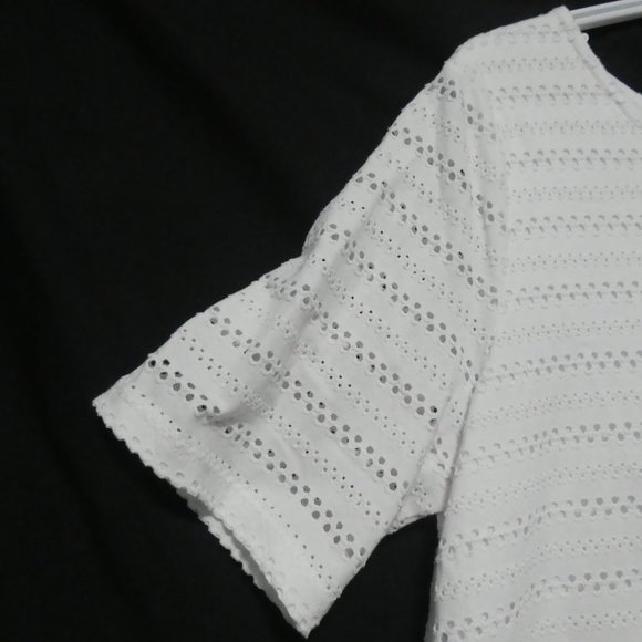 CROFT AND BARROW | large| Lined Perforated White Short Sleeve Knit Shirt | NWOT - Picture 3 of 13